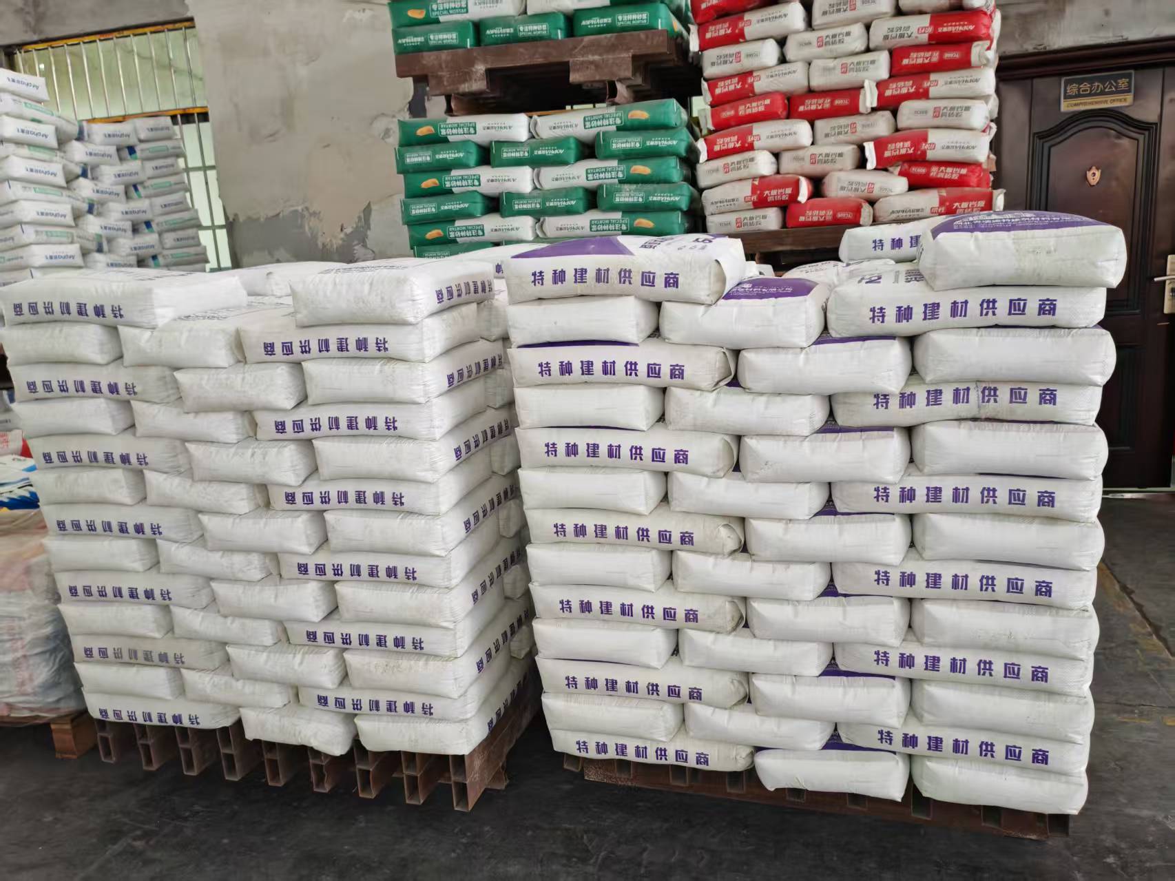 赣县拱顶带模注浆料